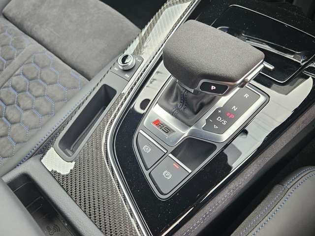 Audi RS4 2021-01 24983-13
