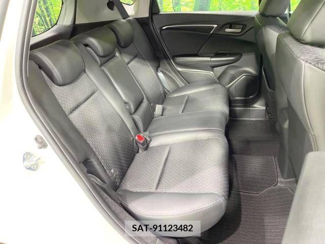 Honda FIT 2017-04 270198-9