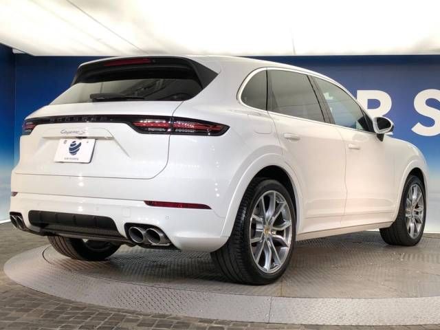 Porsche CAYENNE 2018-10 18348-16