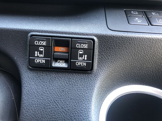 Toyota SIENTA 2021-05 27972-7