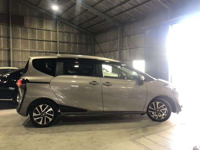 Toyota SIENTA 2021-05 27972-15