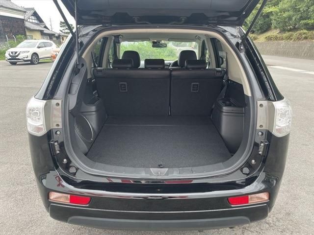 Mitsubishi OUTLANDER PHEV 2014-06 22257-23