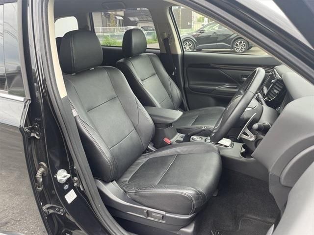 Mitsubishi OUTLANDER PHEV 2014-06 22257-19
