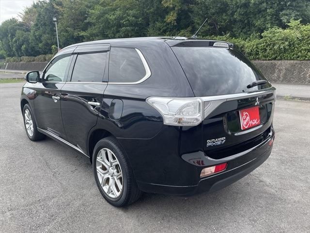 Mitsubishi OUTLANDER PHEV 2014-06 22257-6