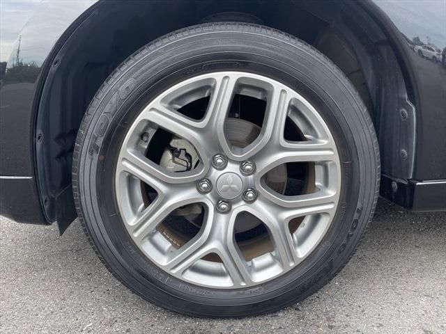 Mitsubishi OUTLANDER PHEV 2014-06 22257-16