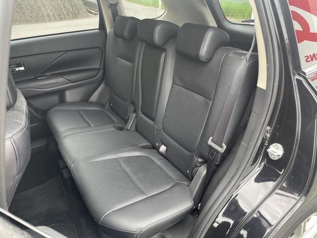 Mitsubishi OUTLANDER PHEV 2014-06 22257-22