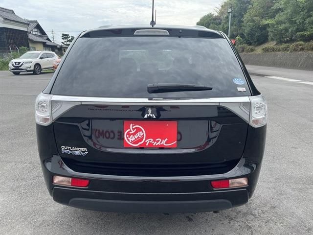 Mitsubishi OUTLANDER PHEV 2014-06 22257-5