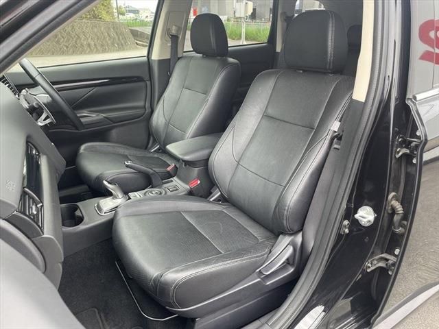 Mitsubishi OUTLANDER PHEV 2014-06 22257-21