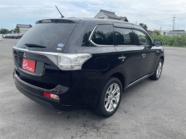 Mitsubishi OUTLANDER PHEV 2014-06 22257-4