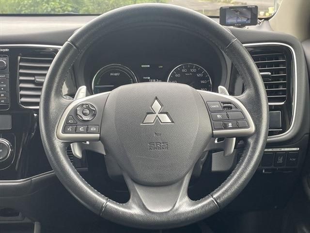 Mitsubishi OUTLANDER PHEV 2014-06 22257-24