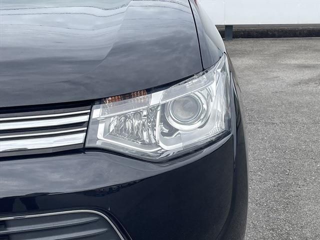 Mitsubishi OUTLANDER PHEV 2014-06 22257-8
