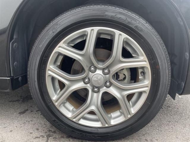 Mitsubishi OUTLANDER PHEV 2014-06 22257-14