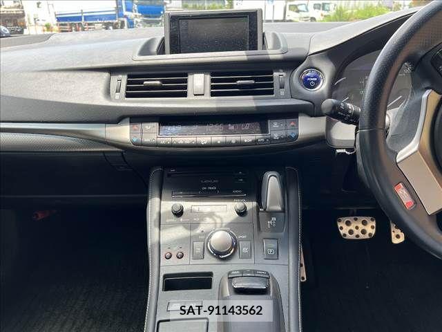 Lexus CT 2015-08 322673-7