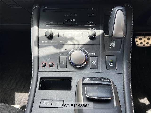 Lexus CT 2015-08 322673-8