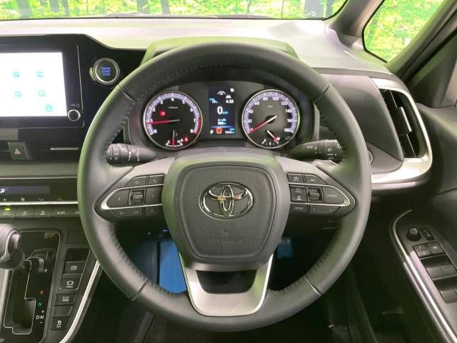 Toyota NOAH 2023-07 189121-12