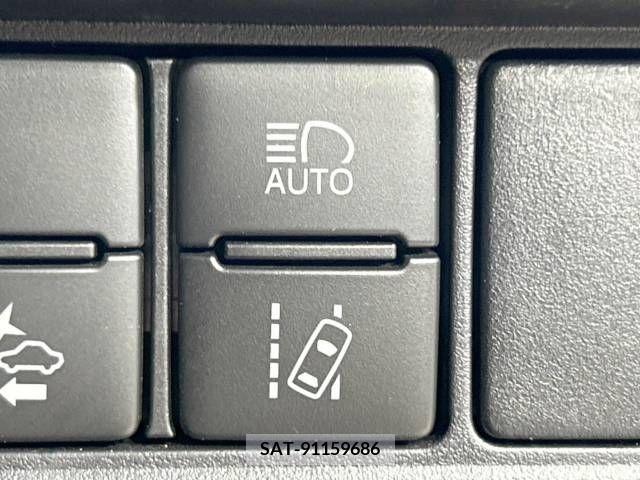 Toyota VOXY 2019-12 321647-7
