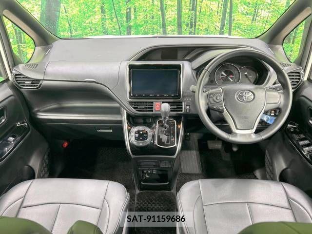 Toyota VOXY 2019-12 321647-1