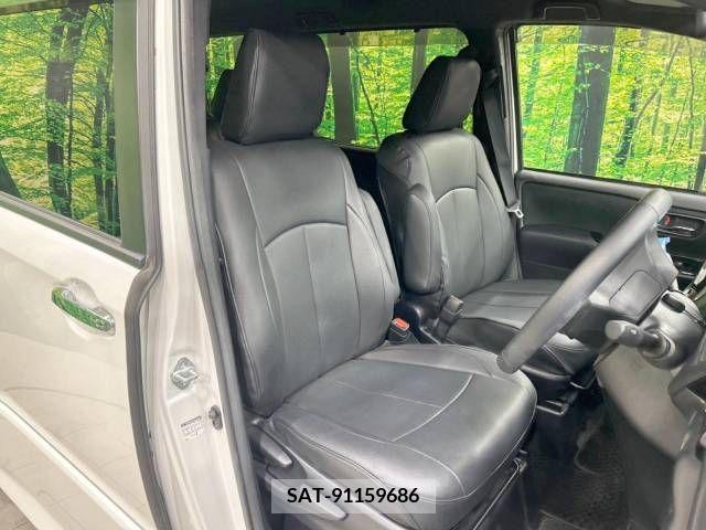 Toyota VOXY 2019-12 321647-9