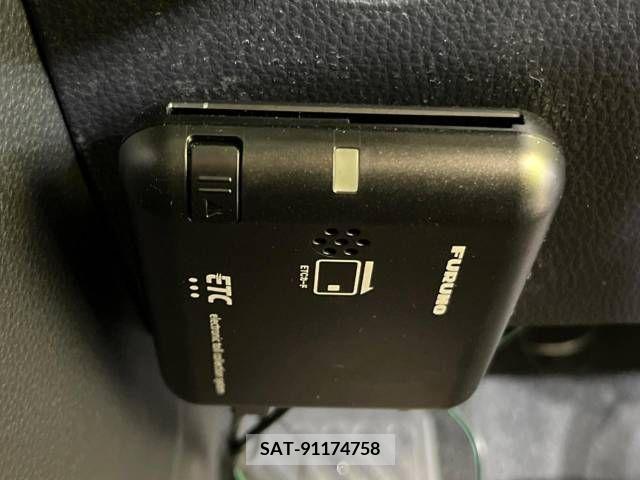 Toyota NOAH 2023-04 239165-6