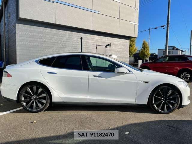 Tesla MODEL S 2016-03 208755-8