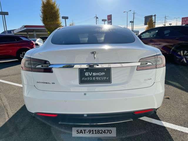 Tesla MODEL S 2016-03 208755-7