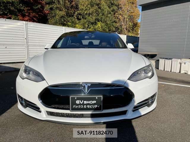 Tesla MODEL S 2016-03 208755-4