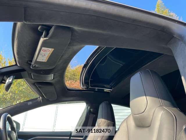 Tesla MODEL S 2016-03 208755-17