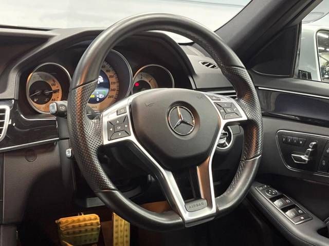 Mercedes Benz E-CLASS 2015-05 185704-10