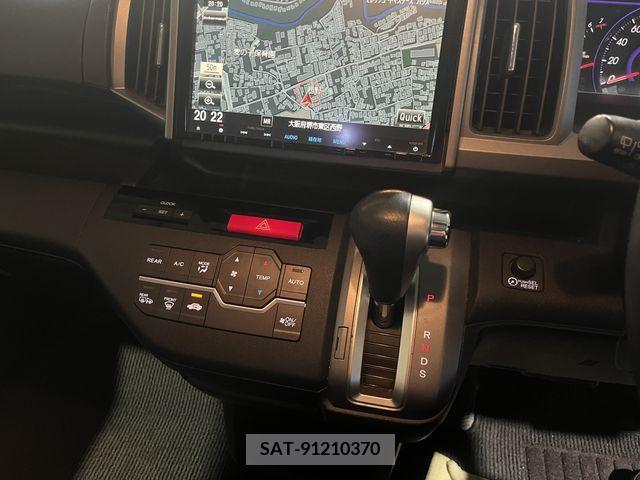 Honda e 2014-02 235365-15