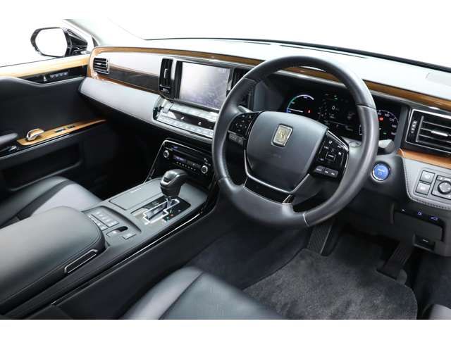 Toyota CENTURY 2018-08 194361-3