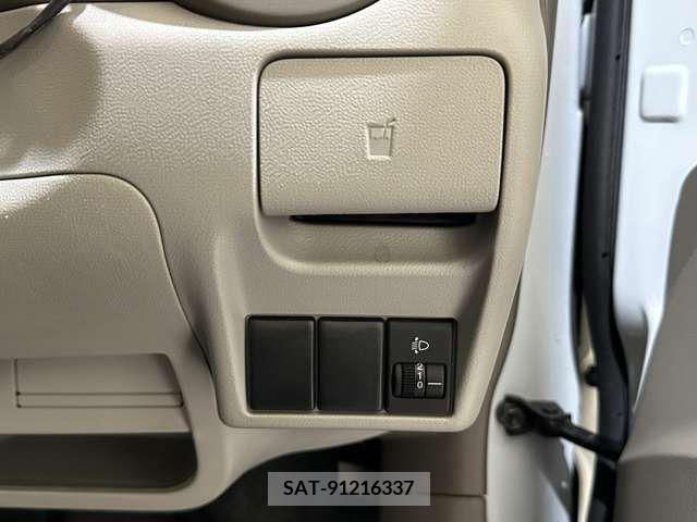 Mazda CAROL 2015-02 305271-15