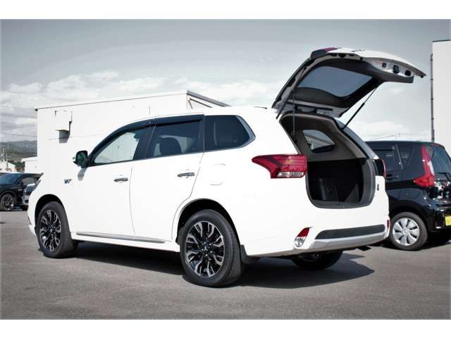Mitsubishi OUTLANDER PHEV 2018-08 2939-18