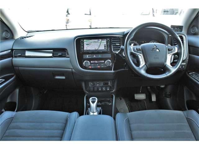 Mitsubishi OUTLANDER PHEV 2018-08 2939-3