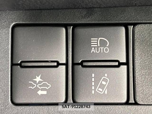 Toyota SIENTA 2022-08 314699-5