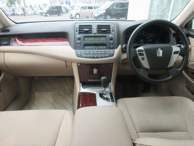 Toyota CROWN SEDAN 2010-05 12333-6