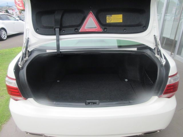 Toyota CROWN SEDAN 2010-05 12333-7