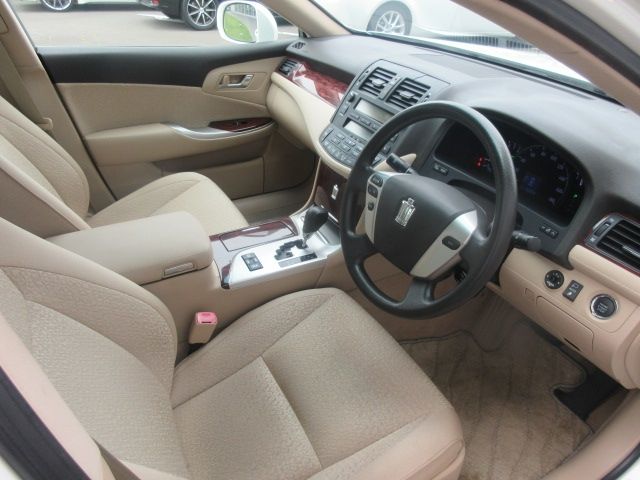 Toyota CROWN SEDAN 2010-05 12333-9