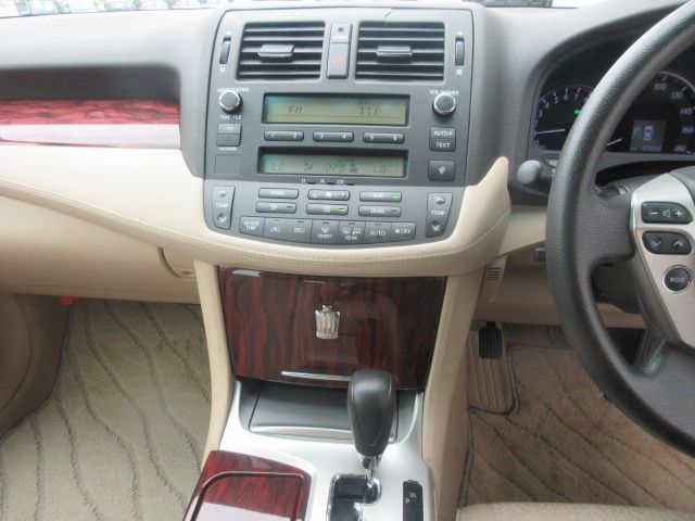 Toyota CROWN SEDAN 2010-05 12333-10