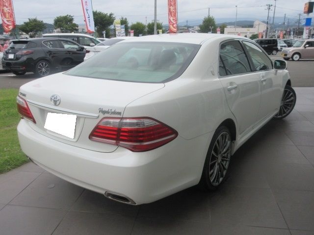 Toyota CROWN SEDAN 2010-05 12333-1