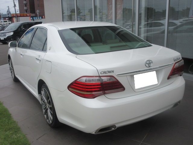 Toyota CROWN SEDAN 2010-05 12333-3