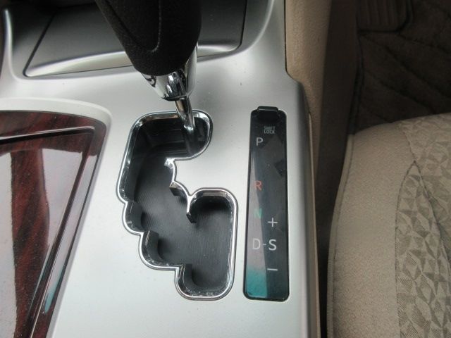 Toyota CROWN SEDAN 2010-05 12333-14