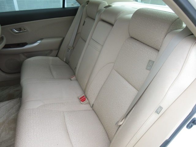 Toyota CROWN SEDAN 2010-05 12333-5