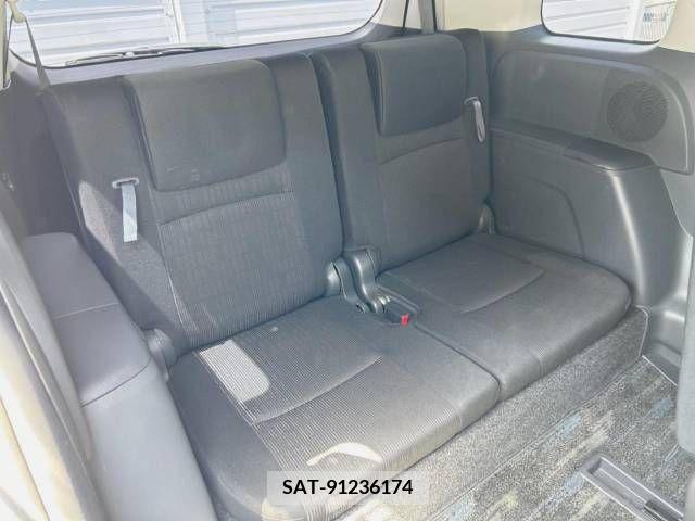 Toyota ISIS 2012-07 273122-8