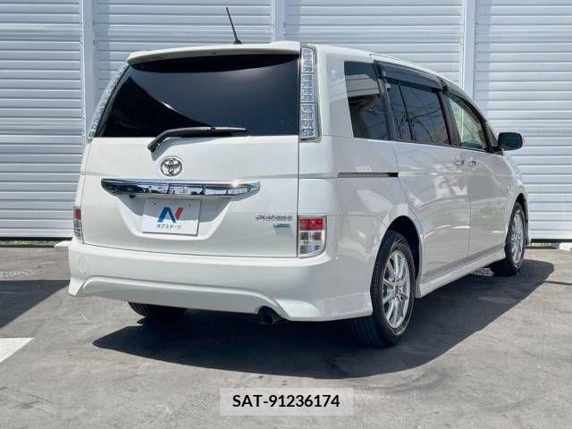 Toyota ISIS 2012-07 273122-18