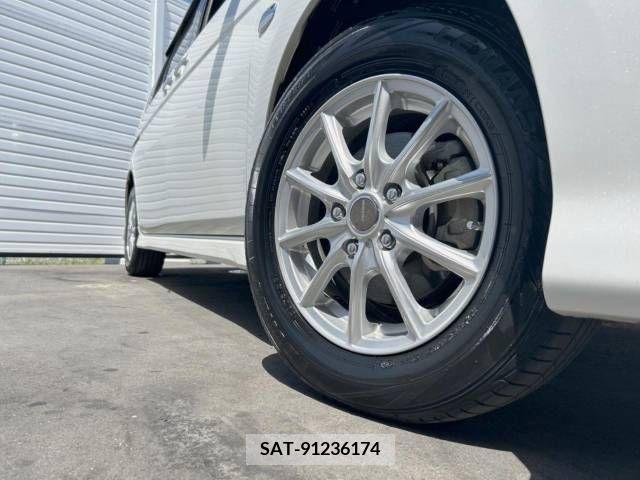 Toyota ISIS 2012-07 273122-13