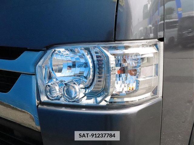 Toyota HIACE VAN 2021-01 352326-2