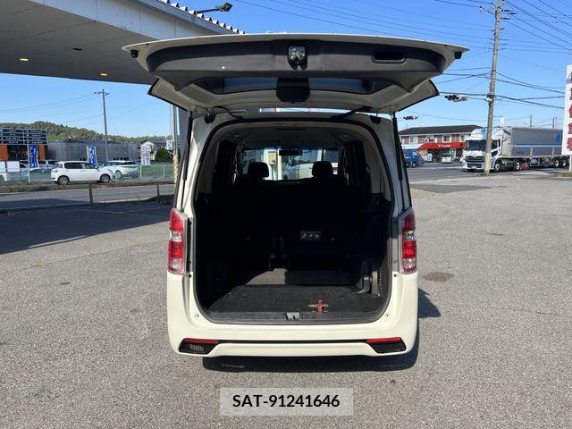 Honda STEP WGN 2010-10 347616-5