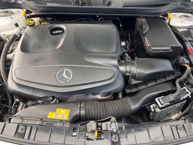 Mercedes Benz GLA-CLASS 2018-03 190233-17