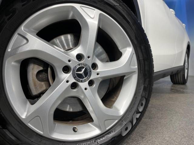 Mercedes Benz GLA-CLASS 2018-03 190233-16