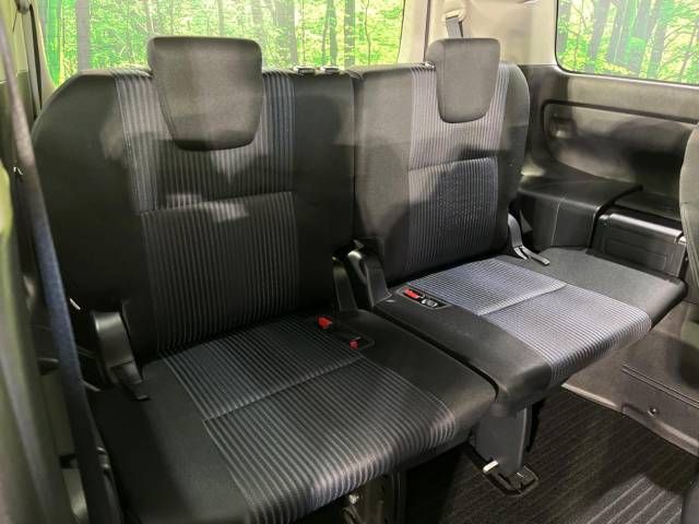 Toyota VOXY 2016-11 19486-11